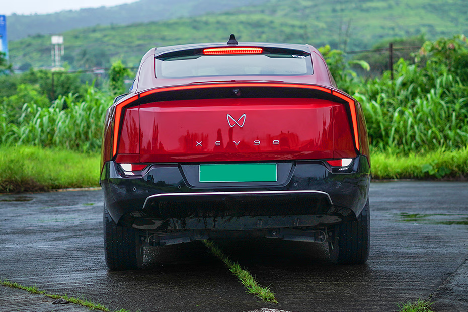 Top 10 Best Electric Cars in India 2025: Prices, Range & Reviews 5 Mahindra XEV 9e Price - Features, Images, Colours & Reviews